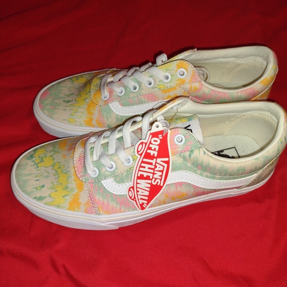 Vans Shoes - Vans old skool